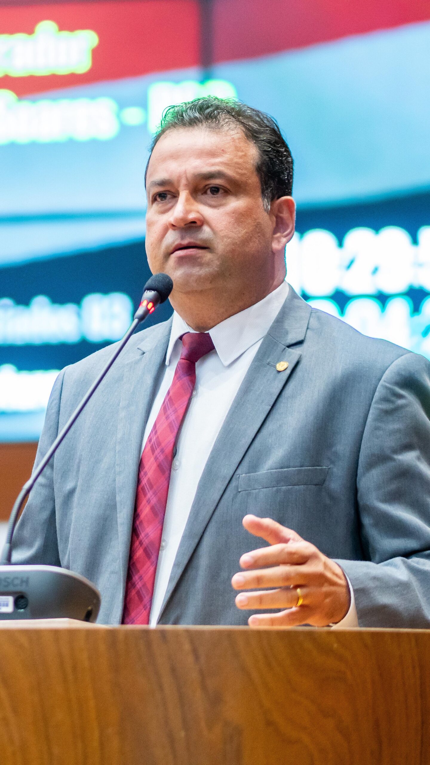 Adelmo Soares afirma que “PCdoB devia entregar os cargos que tem no governo