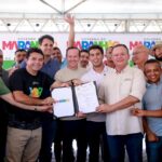 No aniversário de Balsas, Orleans Brandão acompanha entrega de pacote de obras com cerca de 20 equipamentos públicos para a cidade